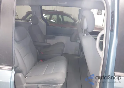 2010 Chrysler Town & Country Touring z USA, uszkodzony, nr VIN 2A4RR5D12AR428246